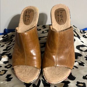 b.o.c. Women's Brown Leather Mules